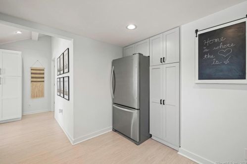 6 Harris St, Norwalk CT  06850-2015 exterior
