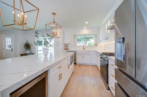6372 Heil Ave, Huntington Beach CA  92647-4232 exterior