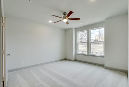 1520 Jackson St, Carrollton TX 75006-6296 exterior