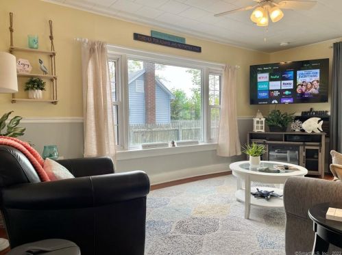 20 Beckwith St, Niantic CT  06357-3202 exterior