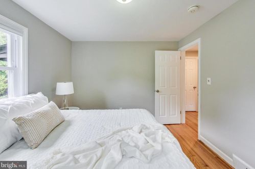 6608 Gude Ave, Silver Spring MD 20912-4827 exterior