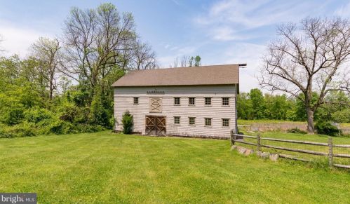 80 Mapleton Rd, Princeton NJ  08540-9668 exterior