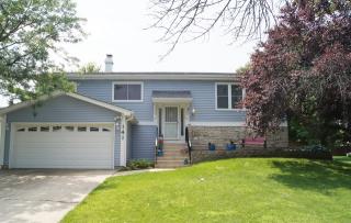 141 Flagstaff Dr, Lemont, IL 60440-2656