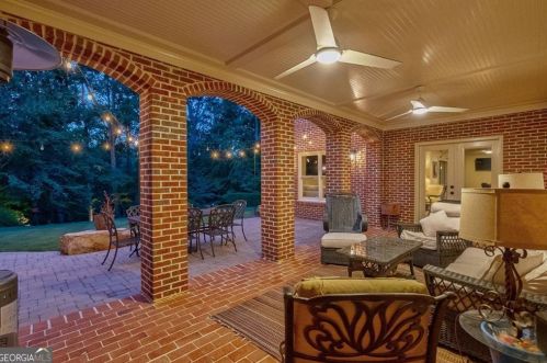 8186 Hewlett Rd, Atlanta GA  30350-3501 exterior
