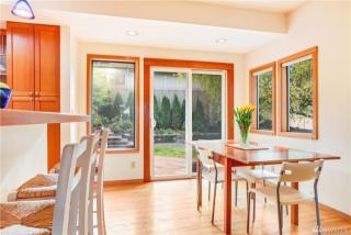 537 1st Ave, Kirkland, WA 98033-6630