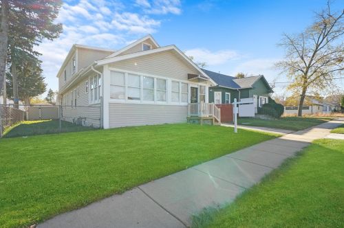 2217 119th Pl, Dixmoor, IL 60406-1211