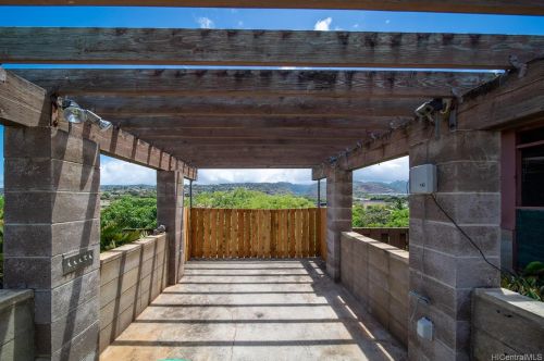 1620 Piikea St, Honolulu HI  96818-1843 exterior