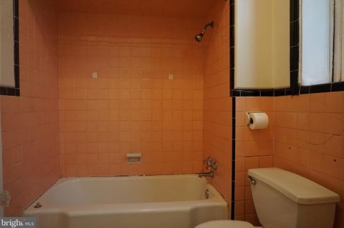 4600 Baltimore Ave, Philadelphia PA  19143-6604 exterior