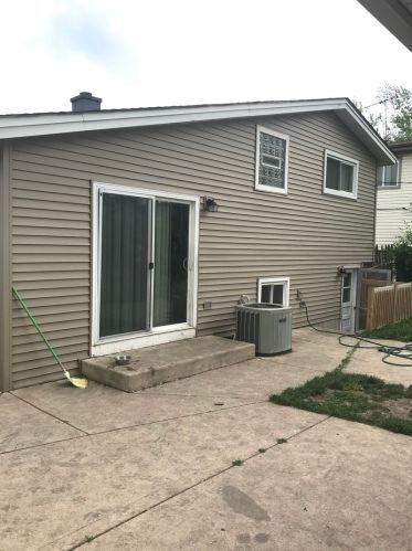 158 Clarendon Ave, Addison, IL 60101-3440