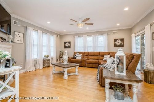 106 High St, Tinton Falls NJ 07724-3424 exterior