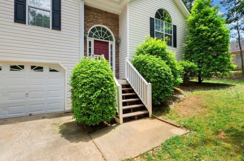 108 Bridgewater Dr, Holly Springs, GA 30115-4570