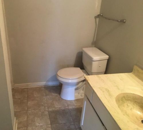 717 Camelot Dr, Atlanta, GA 30349-6514