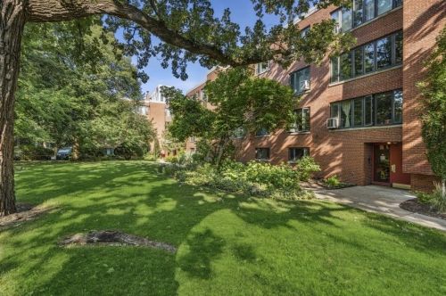 5510 Woodlawn Ave, Chicago IL  60637-1638 exterior