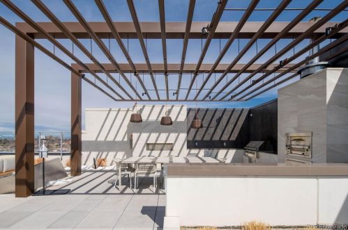 155 Steele St, Denver CO  80206-5207 exterior