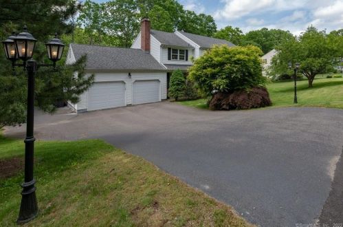 325 Sorghum Ridge Rd, Cheshire, CT 06410-3045