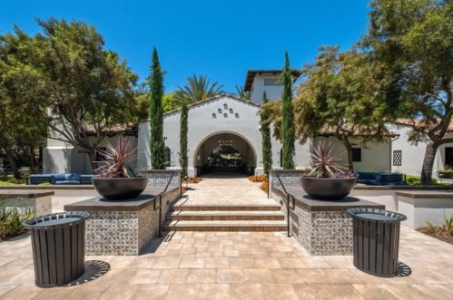 16 Dreamlight, Irvine CA  92603-4258 exterior