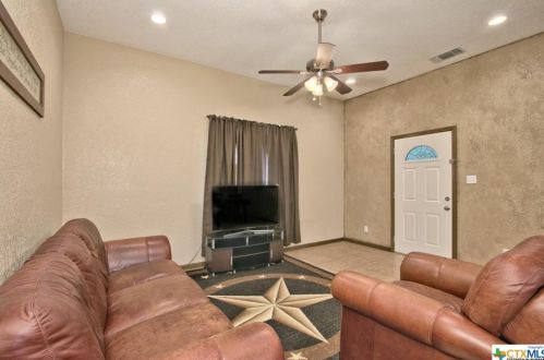 1891 Tanglewood Trl Ct, Spring Branch TX 78070-5237 exterior