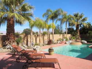 18 Tucson Cir, Palm Desert, CA 92211-8221