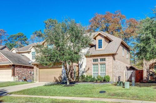 2414 Garden Falls Dr, Conroe TX  77384-2121 exterior