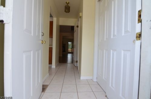 707 Wedgewood Cir, Flemington, NJ 08822-2015