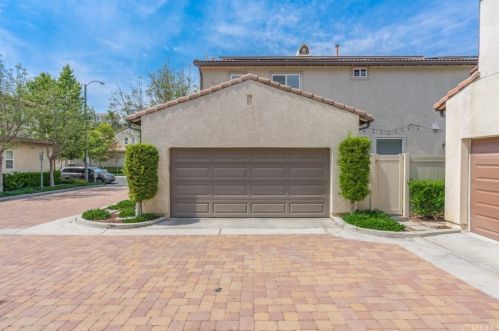 8092 Loftwood Ln, Orange, CA 92867-6511