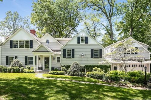 26 Winthrop Dr, Riverside, CT 06878-1912
