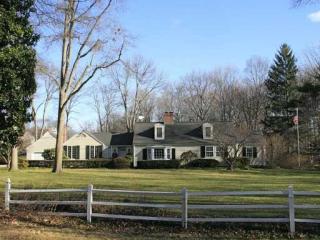 19 Salisbury Rd, Tokeneke, CT 06820-2225