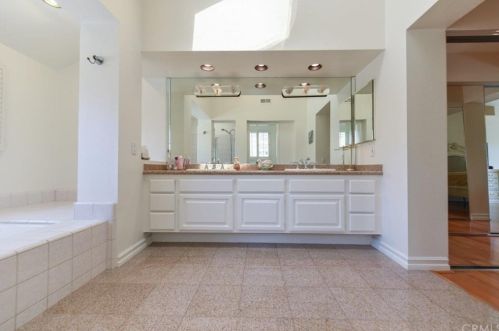 15 Sunrise, Irvine CA  92603-3719 exterior