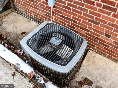 8708 Sundale Dr, Silver Spring MD 20910-5039 exterior