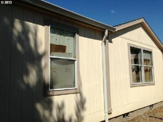 5156 B St, Springfield, OR 97478-6060