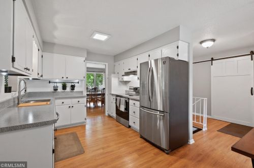 875 Colleen Ave, Saint Paul MN  55126-6401 exterior
