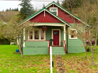 981 State St, Raymond, WA 98577-3801