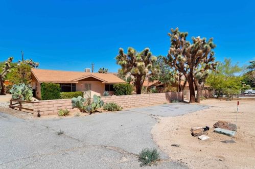 7388 Joshua Ln, Yucca Valley, CA 92284-3745