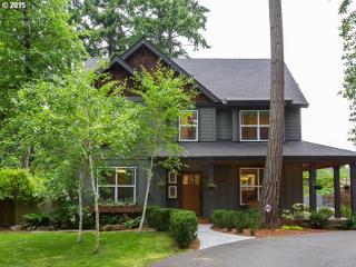 14951 Woodland Way, Portland OR  97267-2738 exterior