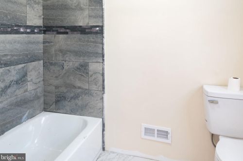 1435 Juniper St, Philadelphia PA 19147-4924 exterior