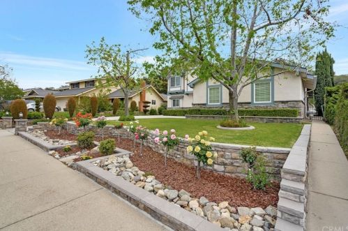 1030 Canyon View Dr, La Verne, CA 91750-1813