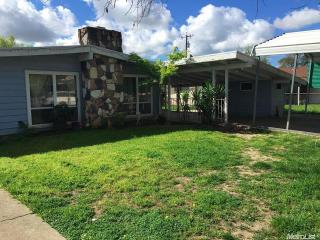 654 Chicago Ave, Stockton, CA 95206-2912