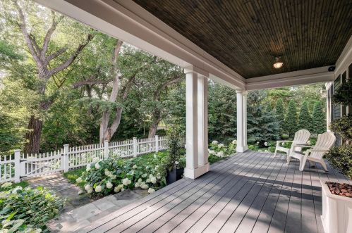 2820 Lake Of The Isles Pkwy, Minneapolis MN  55416-4338 exterior