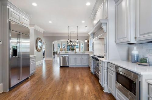 555 Glenmanor Ct, Atlanta GA  30328-4270 exterior