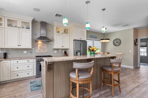 337 Woodstock St, Seabrook, NH 03874-4742