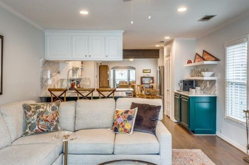 4408 Greenbrier Dr, Dallas TX  75225-6641 exterior