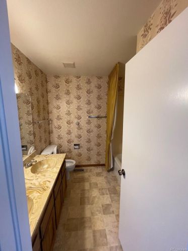 5138 Sedalia Ct, Aurora CO 80016-3205 exterior