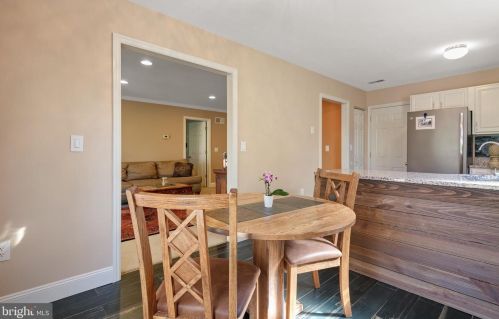 30 Mill Pond Dr, Lancaster PA  17603-7411 exterior