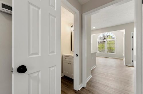 340 Falcon Creek Dr, Suwanee GA  30024-2598 exterior