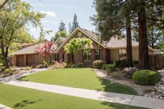 423 Lester Ave, Fresno, CA 93720-1663