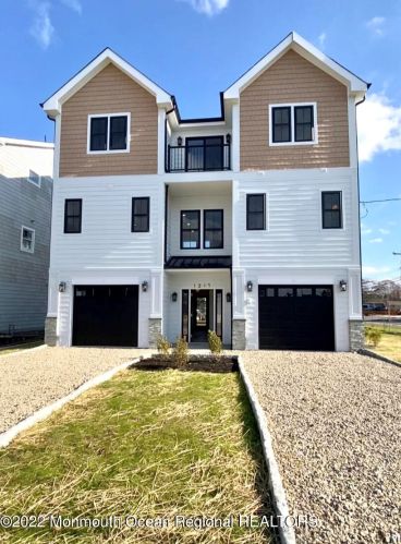 1217 Niihau Dr, Lacey, NJ 08731-4702