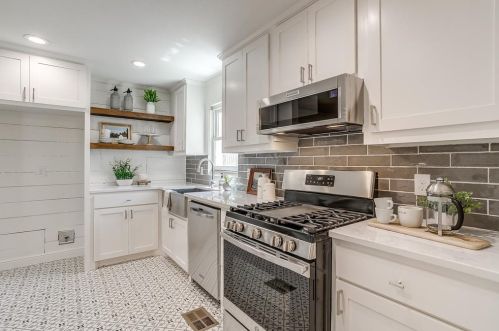 6104 Locke Ave, Fort Worth TX  76116-4635 exterior