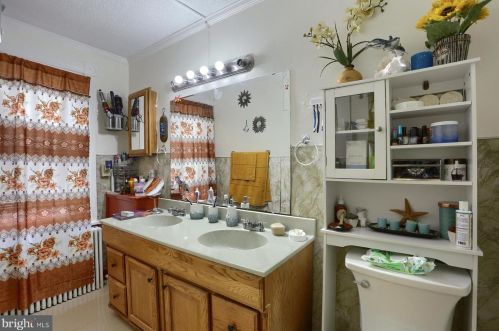 543 Strawberry St, Lancaster PA  17602-4466 exterior