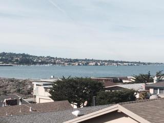 115 Spray Ave, Monterey, CA 93940-3411
