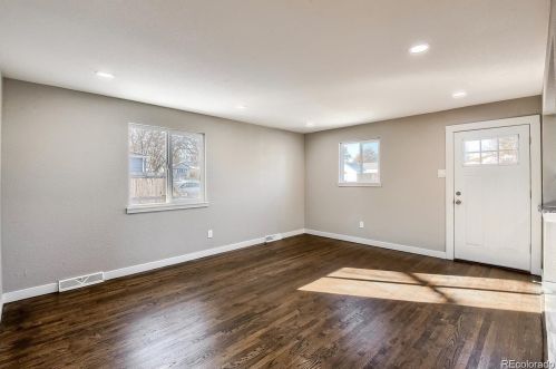 616 Lowell Blvd, Denver CO  80204-3102 exterior